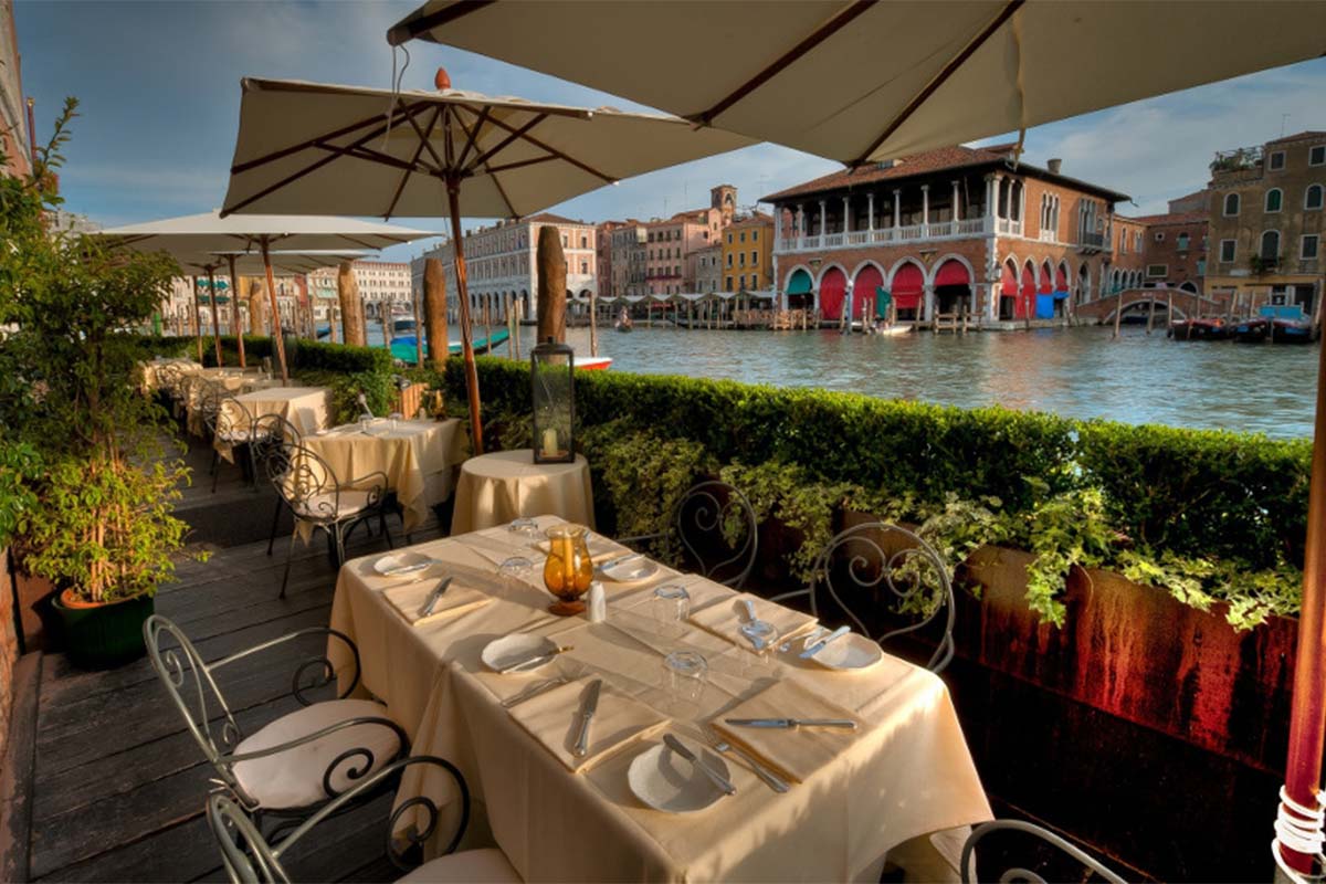 Dining at l’Alcova - Grand Canal Restaurant Venice Luxury Palace - Ca